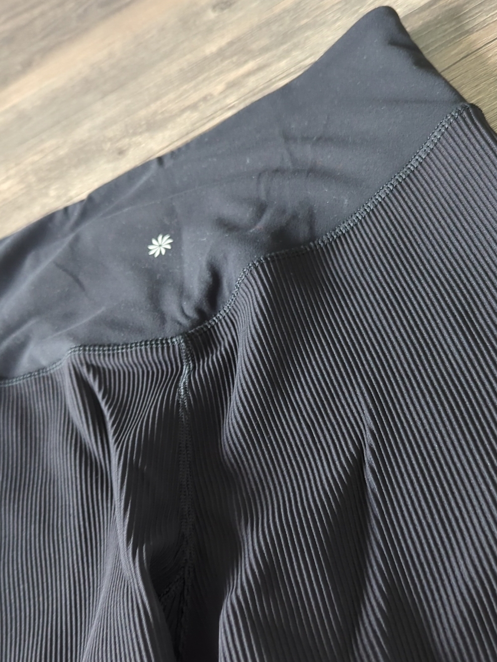 Athleta Elation Crossover Rib 7/8 Tight - Picture 8 of 9